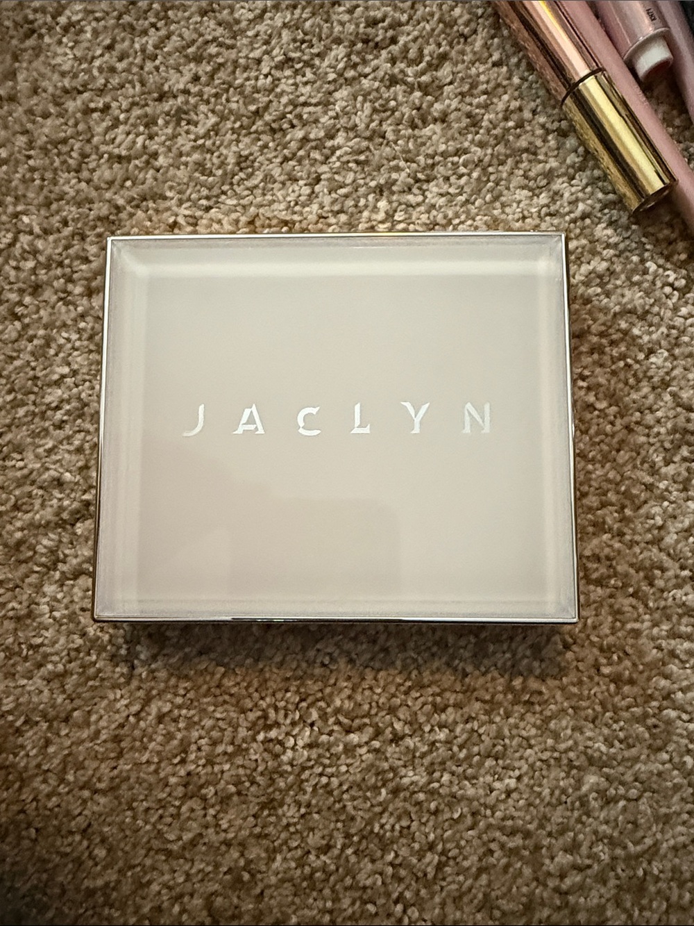 Jaclyn cosmetics the flash highlighter palette barely used